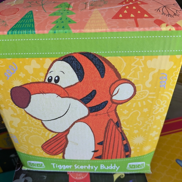 Scentsy Other - Scentsy Tigger Buddy Box - Orange and Yellow